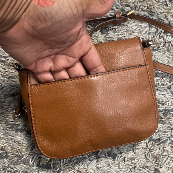 Michael Kors tan crossbody - Picture 4 of 13